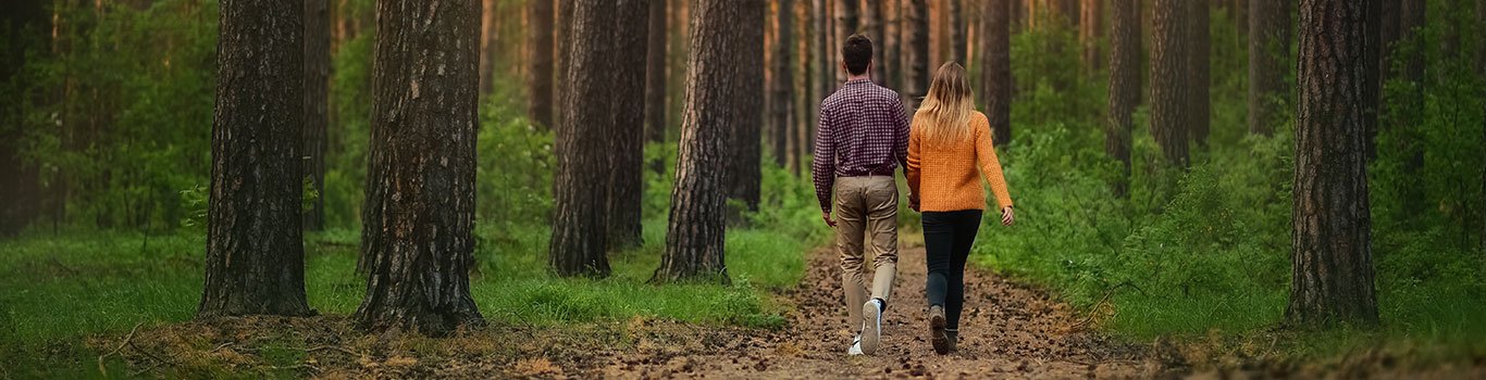 Couple meeting through TikTok speed dating panel